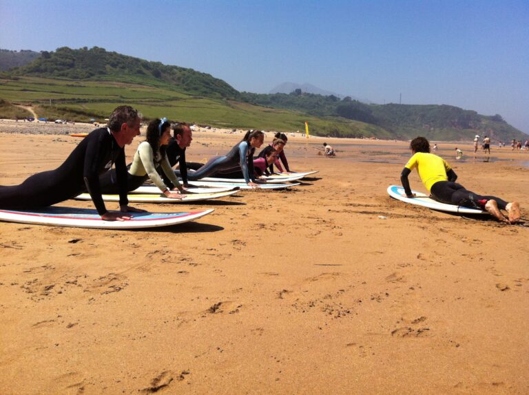 No hay edad para probar. Surf Camp Ribadesella