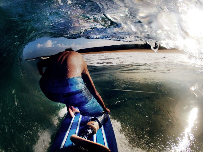 Surfing con una pierna.